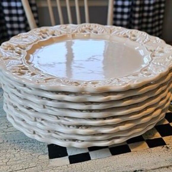 Set of 8 Vintage Portugal White Ceramic Reticulated Plates Hearts & Leaves 11" - Picture 6 of 6